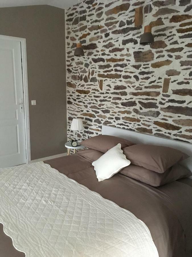 Les Bouyeres Bed & Breakfast Saint-Malon-sur-Mel Luaran gambar